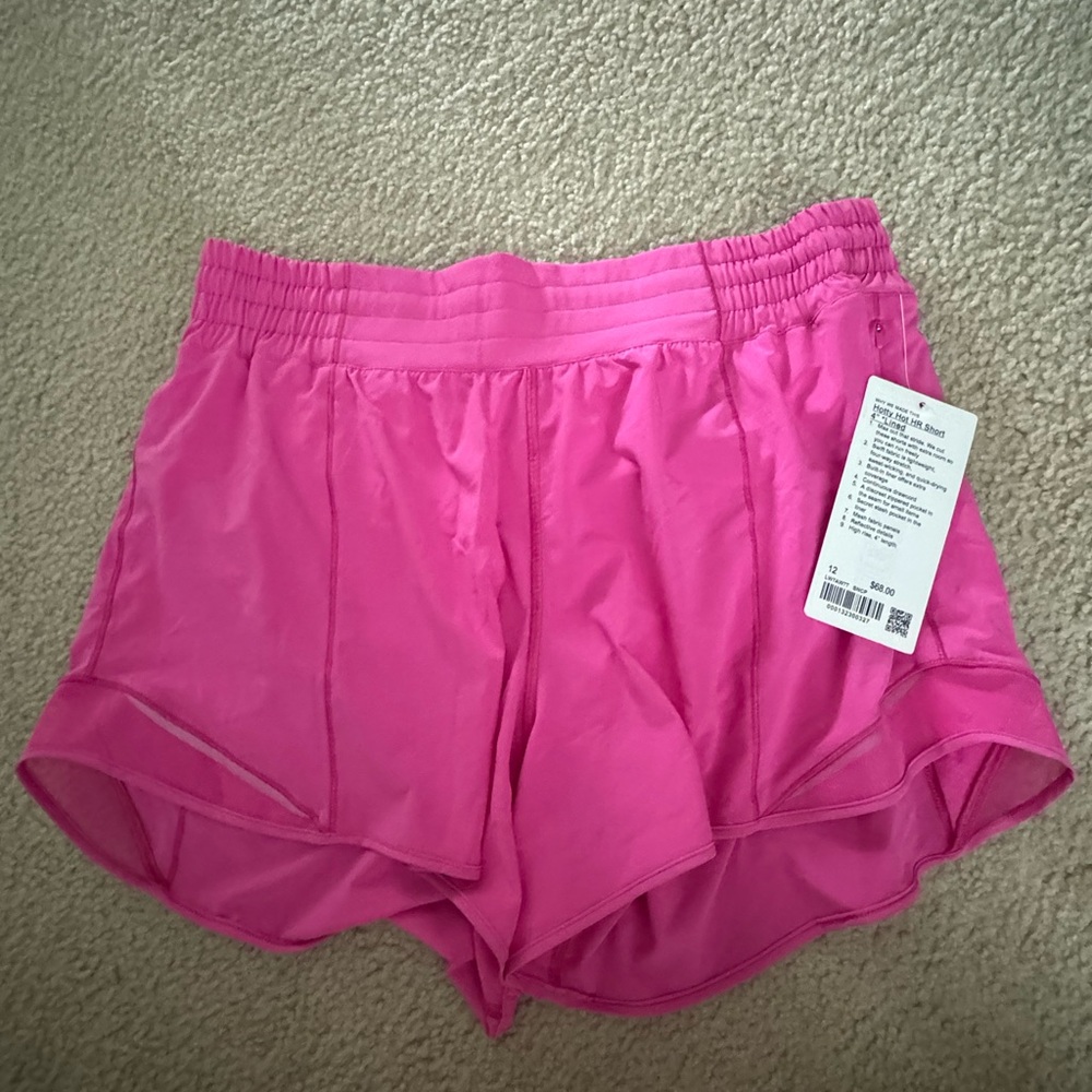 Lululemon Hotty Hot HR Short, 4inch, Lined
Size 12, NWT
